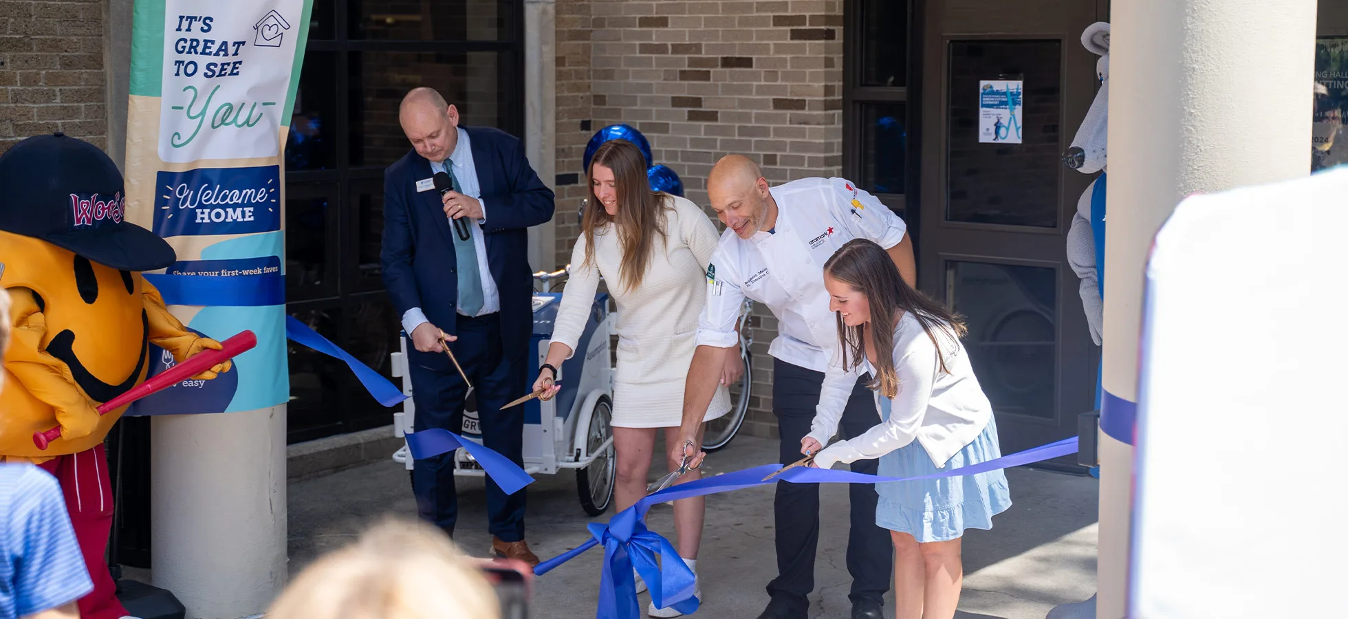 On August 23rd, the newly renovated Taylor Dining Hall was officially unveiled to a crowd of students, families, faculty, and staff to celebrate its official re-opening.